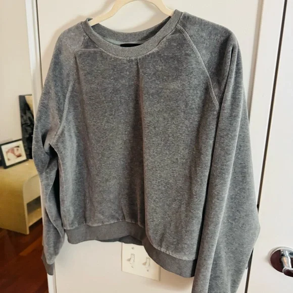 CARBON 38 Raglan Grey Pullover in Velour - Picture 5 of 7